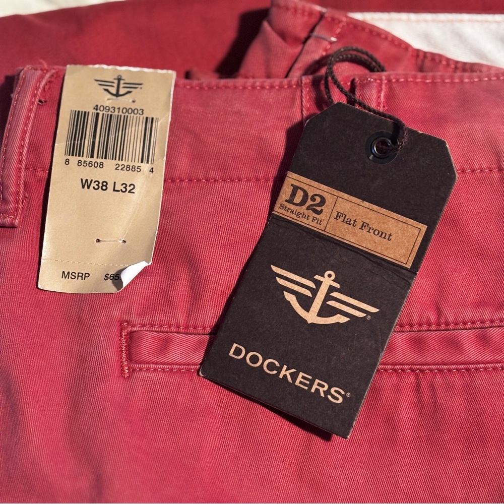 Dockers D2 Straight Fit Flat Front 38x32 NWT Red